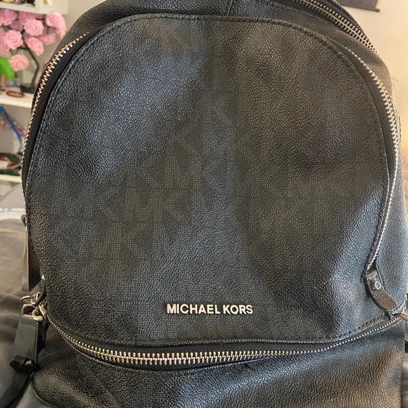 Michael Kors mini backpack - Picture 1 of 4